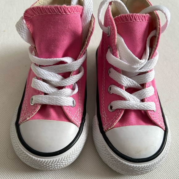 Converse kids high-tops bright pink size 5/21 - Picture 1 of 5